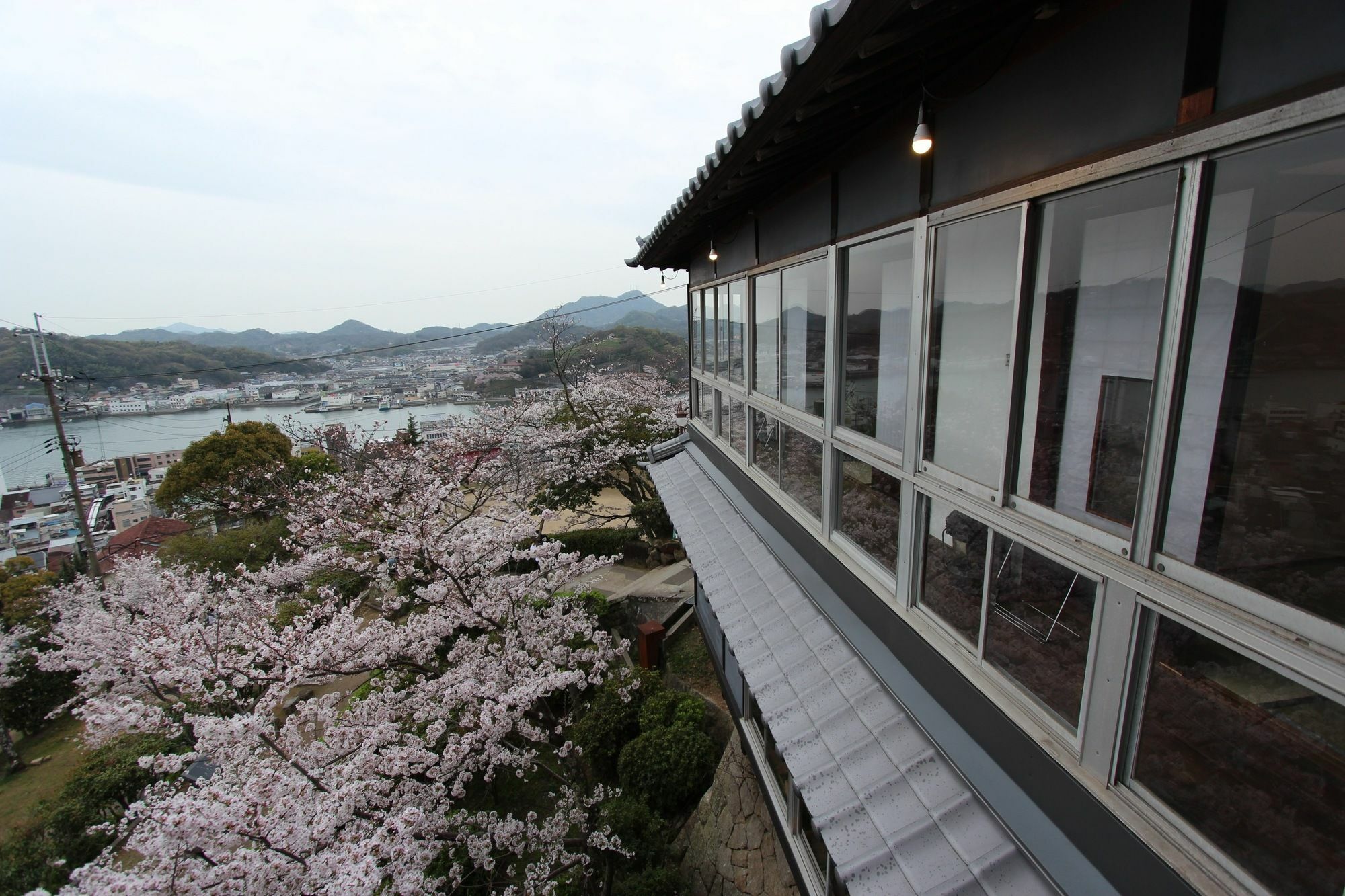 Onomichi Guest House Miharashi-Tei Екстер'єр фото