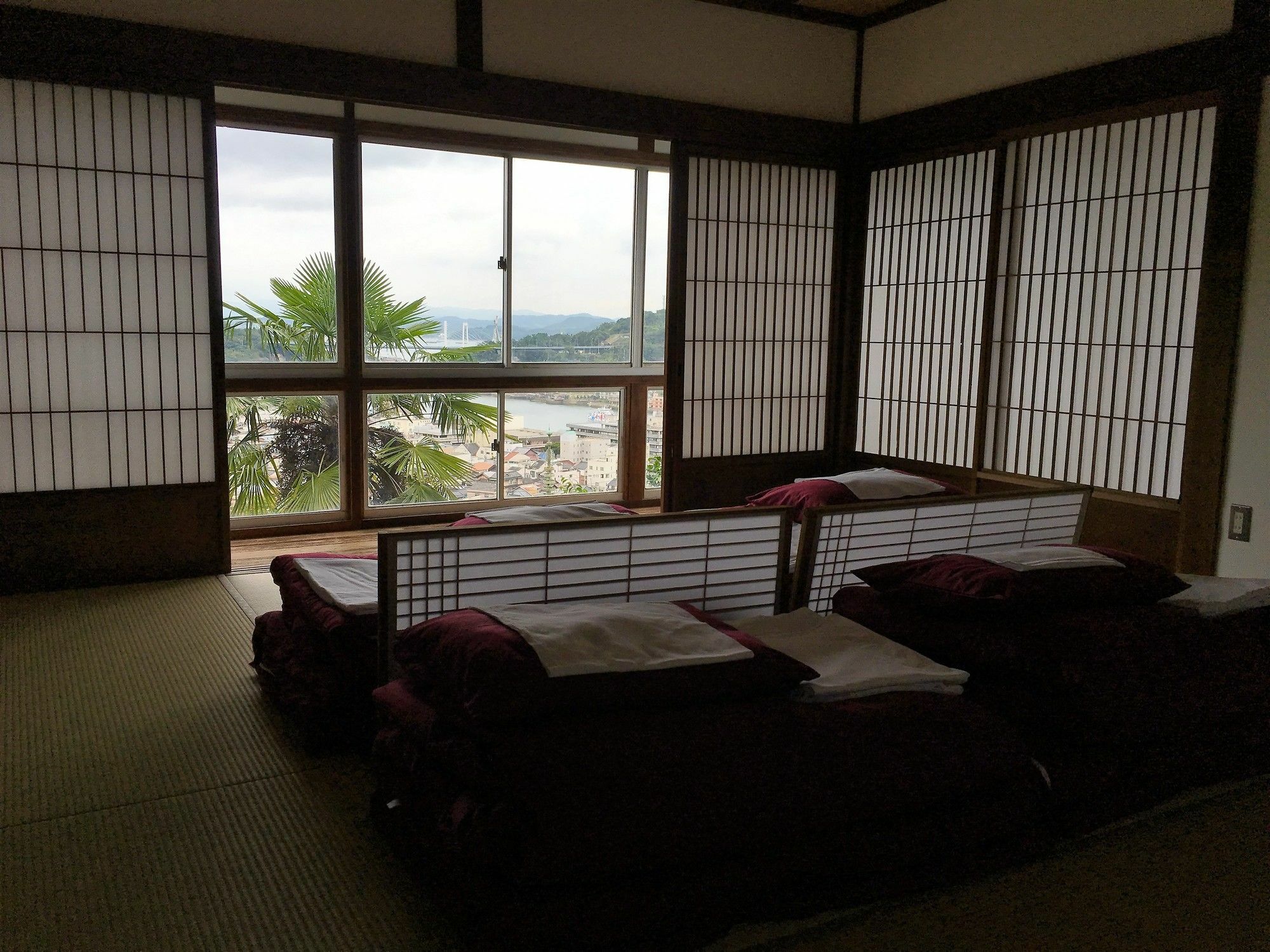 Onomichi Guest House Miharashi-Tei Екстер'єр фото
